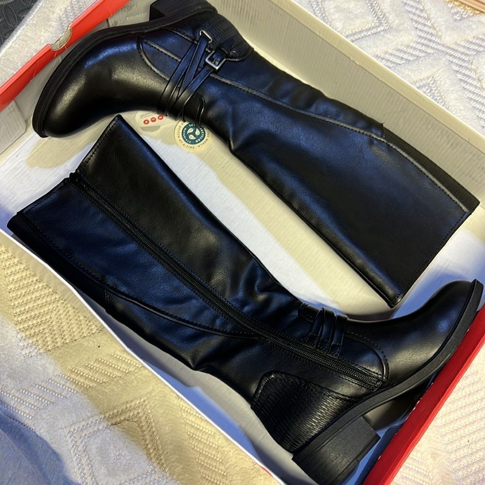 Baretraps Stratford Wide Calf Riding Boot - Picture 2 of 6